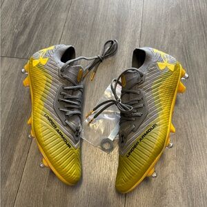 Under Armour soccer soft ground Metal Stud cleats Men’s Sz 10 3028551-300 Yellow